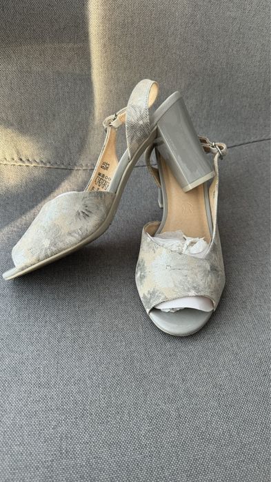 Дамски обувки, сандали Caprice 38,5