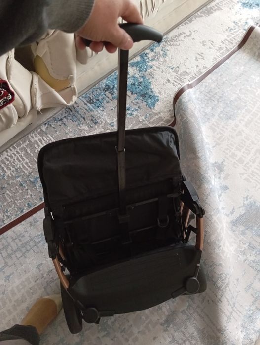 Продам срочно новую коляску