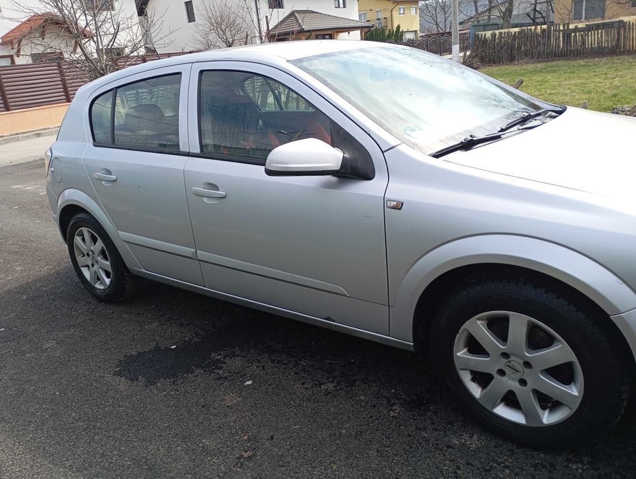 Vând Opel Astra A-H,benzina ,propietar