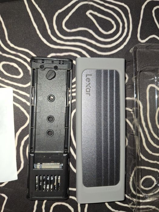 rack extern/ external enclosure lexar  e300
