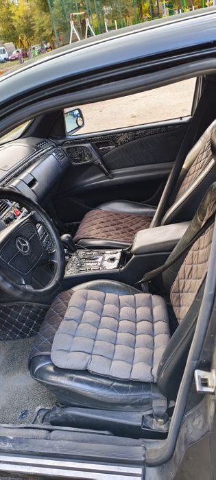 Mercedes-Benz E230/W210