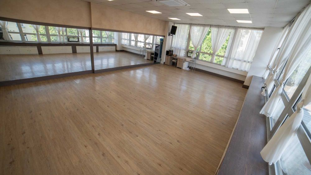 Дава се под наем Зала за събития в Хасково, Център -  кв.м за 20.4 € - Снимка #1