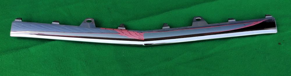 Хромирана лайсна за предна броня Mercedes E-class W212