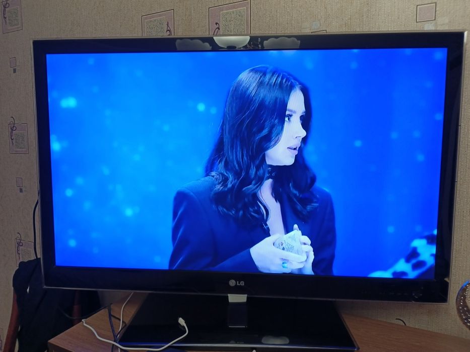Телевизор LG диагональ 109 см, новый