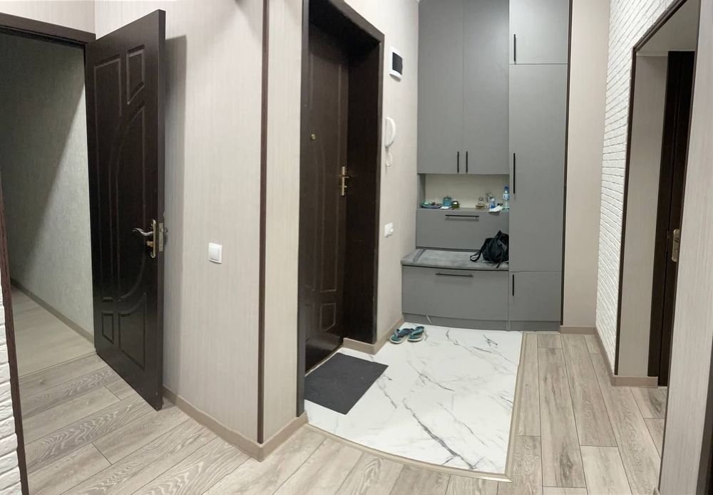 Продаётся шкаф в прихожую