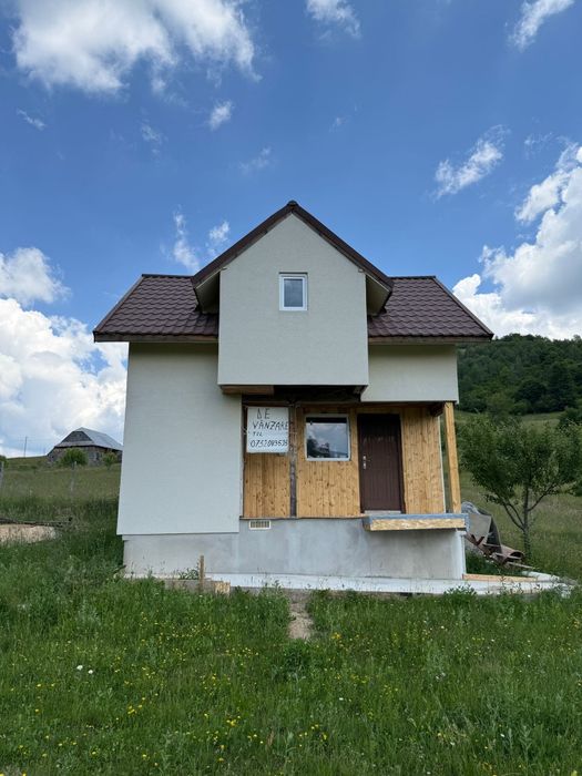 Vând Cabana la Munte