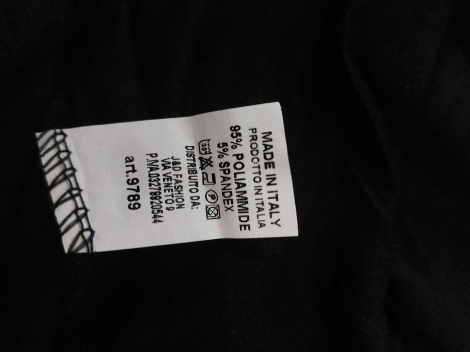 Черни поли с дантела