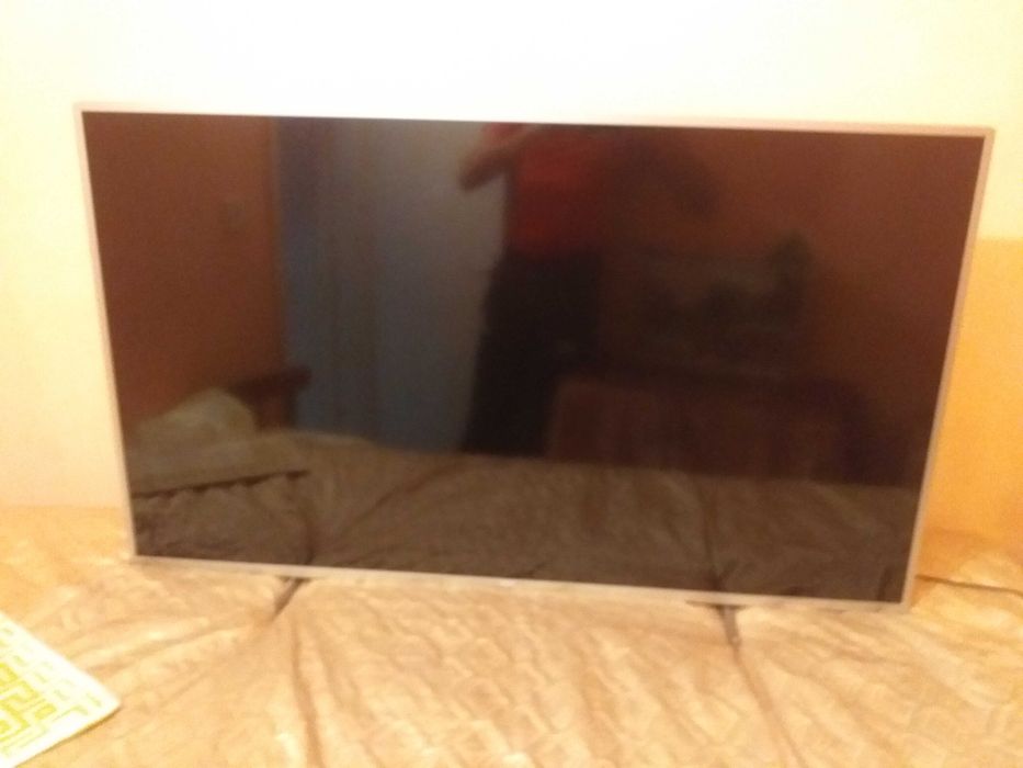 Телевизор LED Philips 58 инча