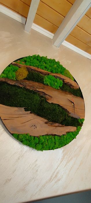 Уникален часовник от янове и скандинавски мъх