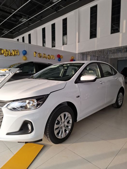 Chevrolet Onix sotiladi  Qarshi