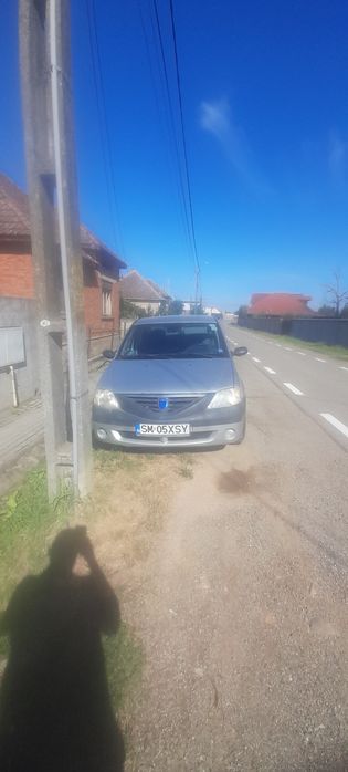 Vând Dacia logan