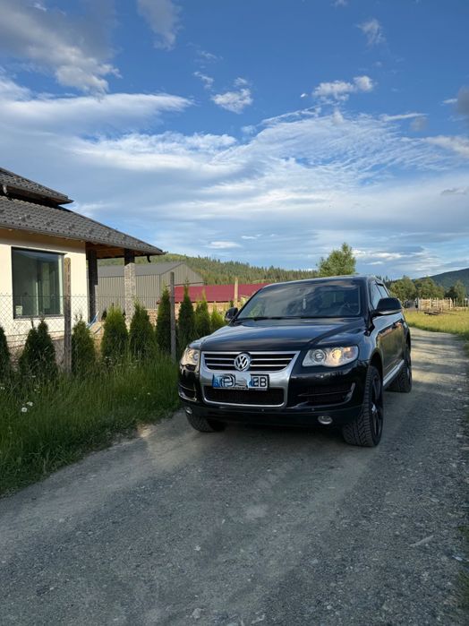 VOLKSWAGEN Touareg