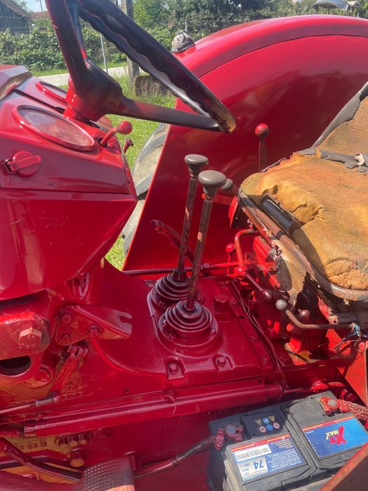 Tractor international 523 cu incarcator frontal