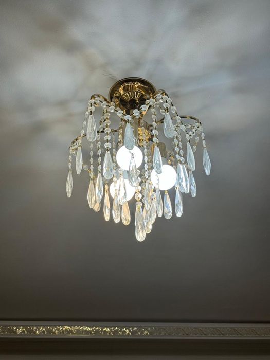 Продам люстра