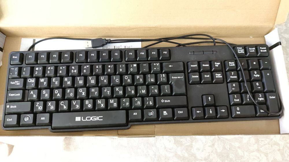 Компютърна клавиатура Logic