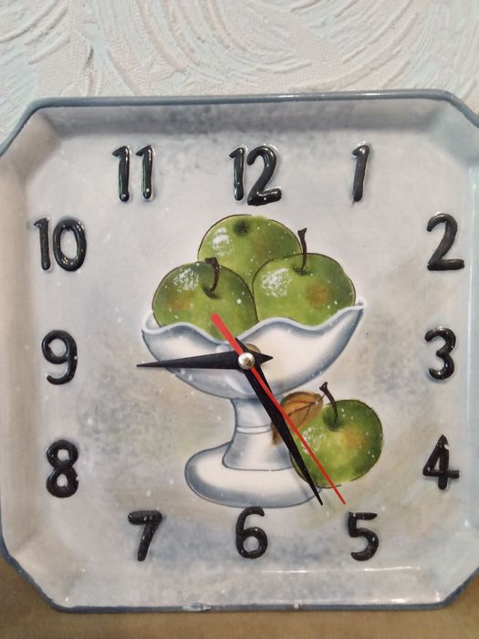 Продам настенные часы