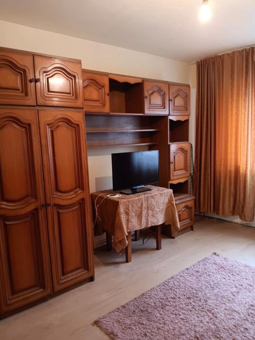 Inchiriez garsoniera