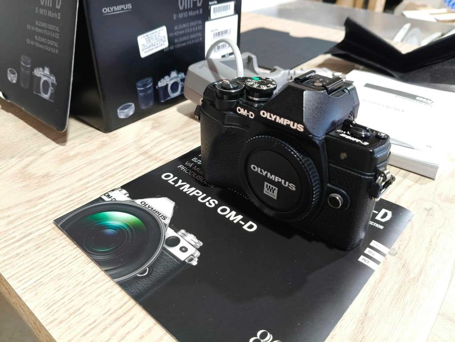 Aparat foto Olympus E-M10 Mark III mirrorless, MFT / M3/4