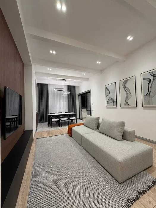 СРОЧНО ! Сдается квартира в новостройке центр города