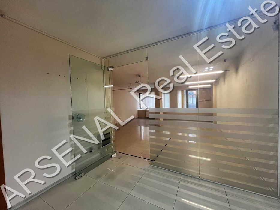 Дава се под наем Офис в София, Център - 108 кв.м за 747.66 € - Снимка #2