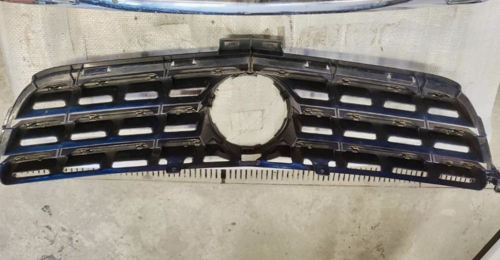Masca...grila capotă fata Mercedes ML W166