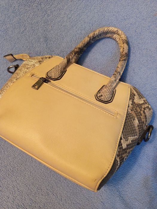 Женские сумки через плечо