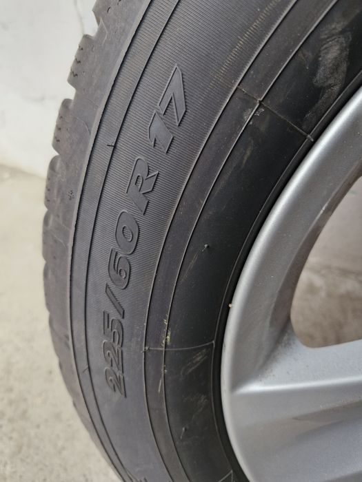 Vând jante BMW X3 F25/ X4 F26 pe 17 " cu anvelope 225/60 R17 TOYO M+S
