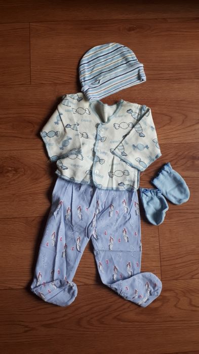 Одежда для малышей (на 1-4мес)(цена за все!)