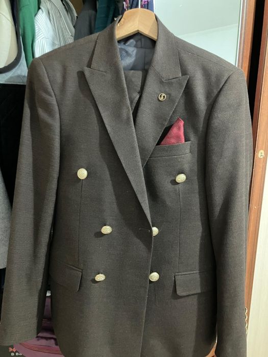 Тройка костюм шоколадный цвет