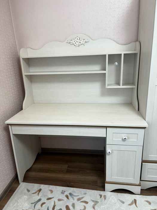 Спальный гарнитур для девочки