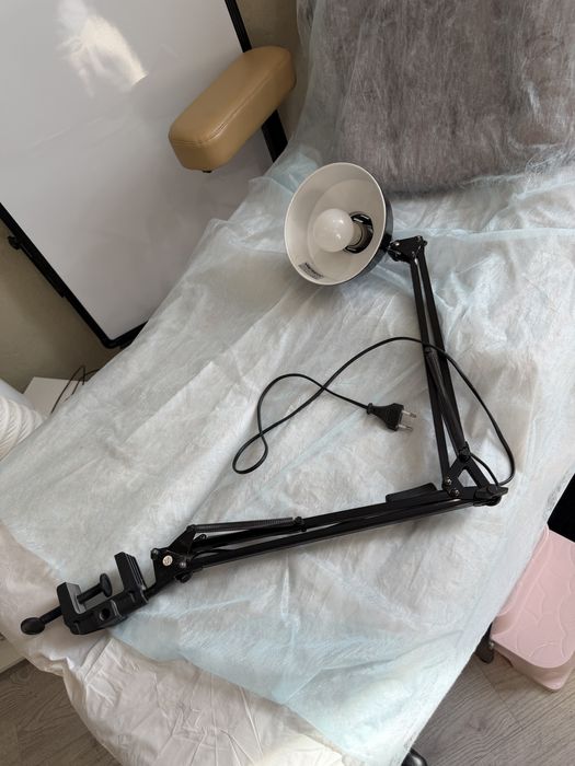 Настольная лампа