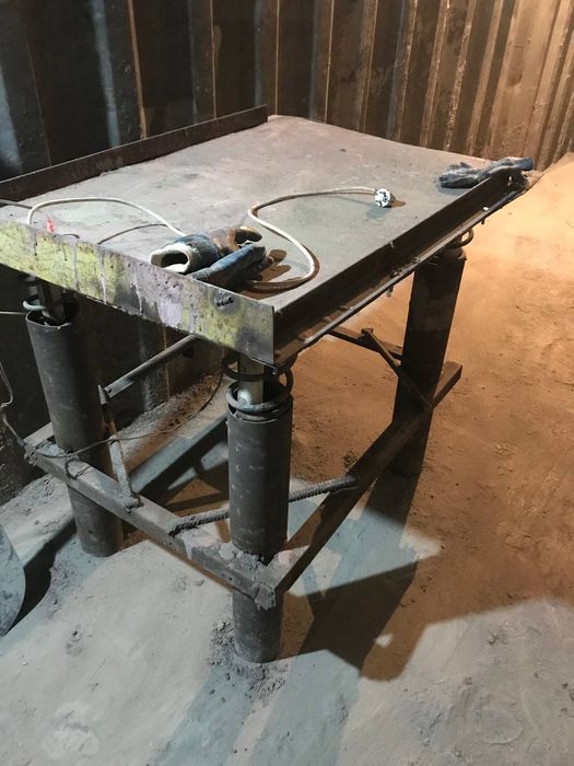 Продам вибростол формы и миксер