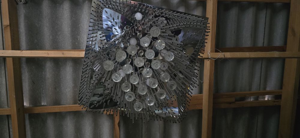 Люстра в нормальном состоянии