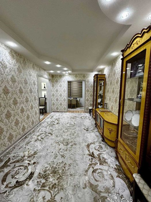 Продаётся 4-ком/4 /5 Юнусабад 14-квартал (с мебелью) (не торец).