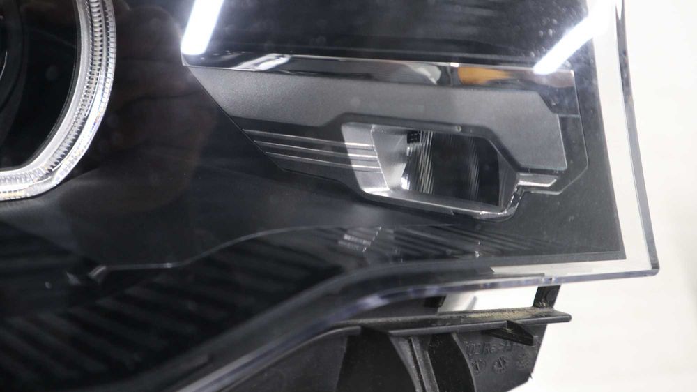 Десен фар БМВ Г30 BMW G30 LED със завиване