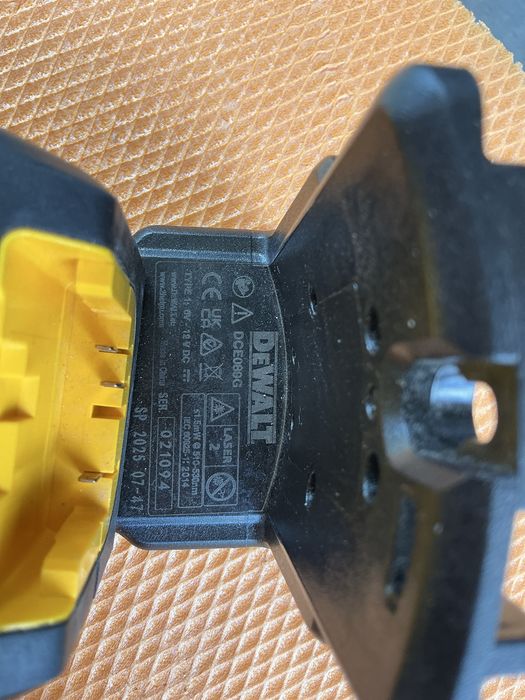 Vind laser  Dewalt DCE089G noi  doar corp nou neutilizat 2025  doar corp fara baterie