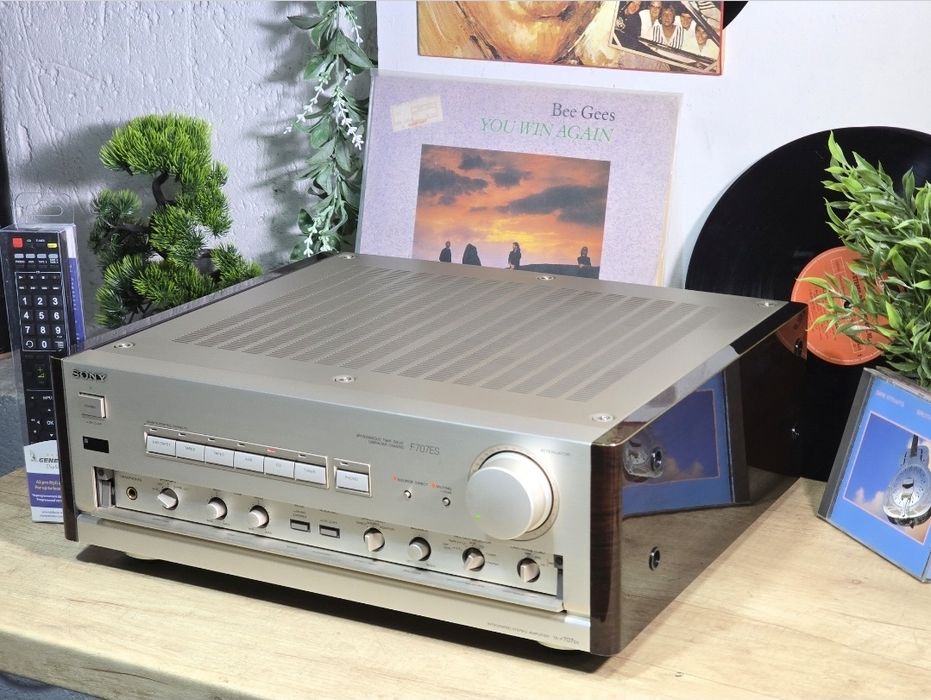 Amplificator SONY TA-F707 ES, gold șampanie, laterale lemn , Japan