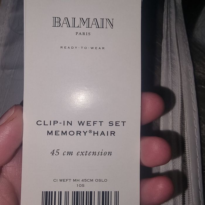 Extensii de păr noi fără etichetă