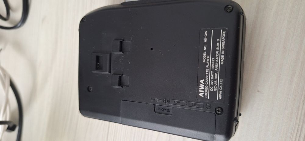 Lot Walkman Sony WM-FX483,Sanyo Cassette Tape Recorder TRO 1550T si Ai