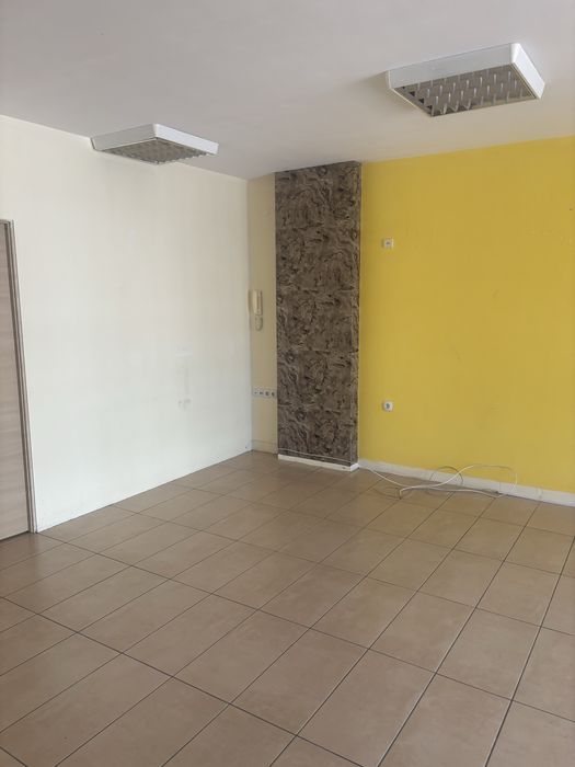 Дава се под наем Офис в с. Брестовец, Област Плевен - 74 кв.м за 306 € - Снимка #5