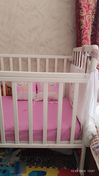 Кроватка детская. Состояние новой. Матрас с ней вместе.