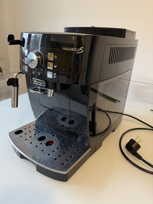Espressor automat De’Longhi Magnifica S ECAM21.117.B