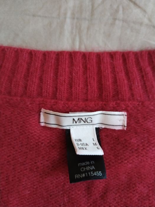 Mango красный свитер из ангоры серая водолазка черная футболка Манго