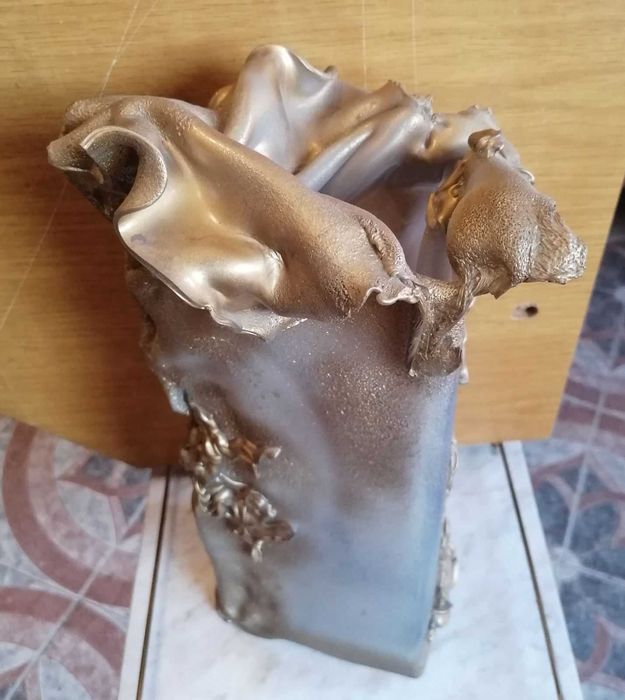 Абстрактни вази от пластмаса