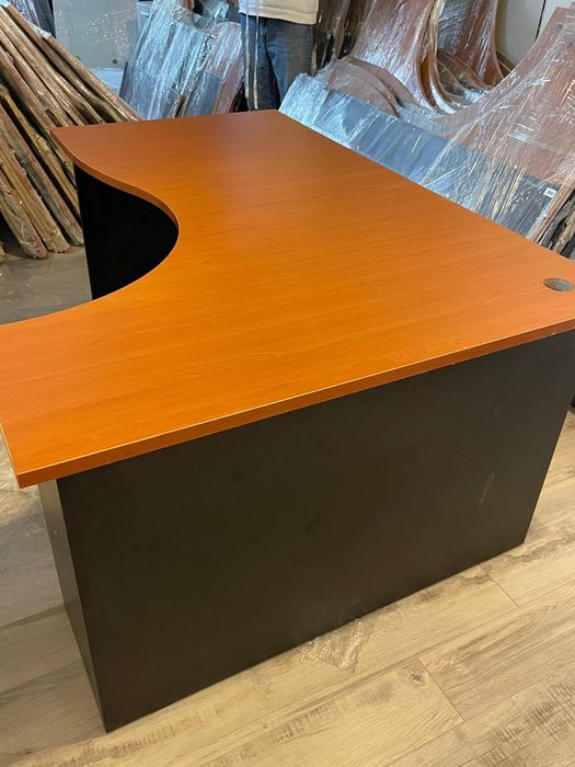 Продам столы              .