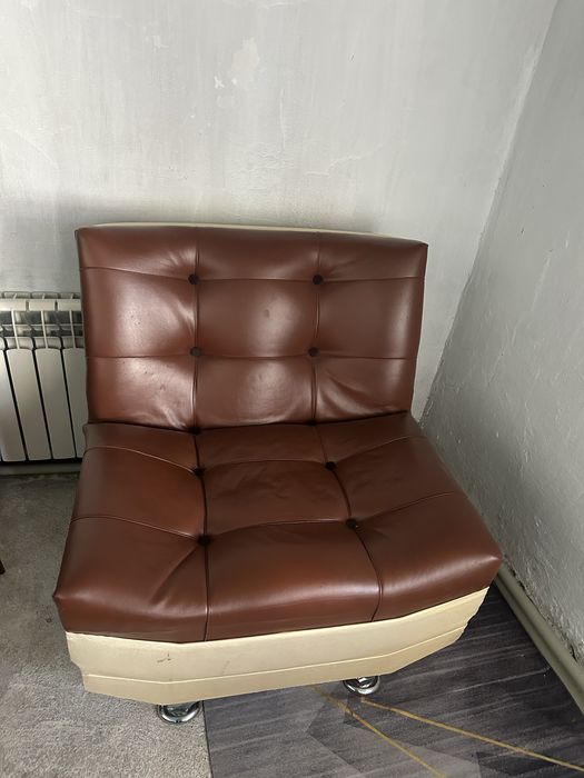 Продам диван в хорошем состоянии,2кресла
