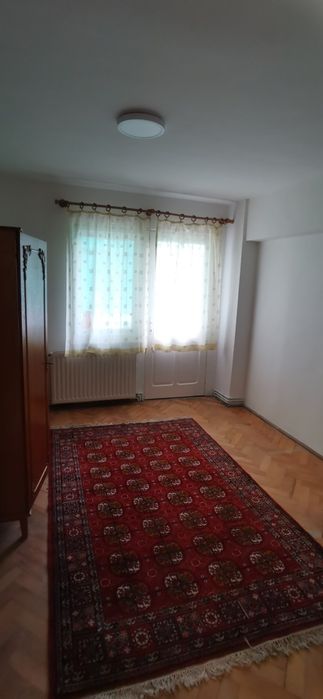 De închiriat apartament cu 4 camere, pentru studenți