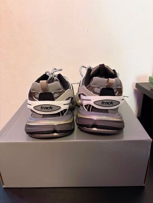 Balenciaga track