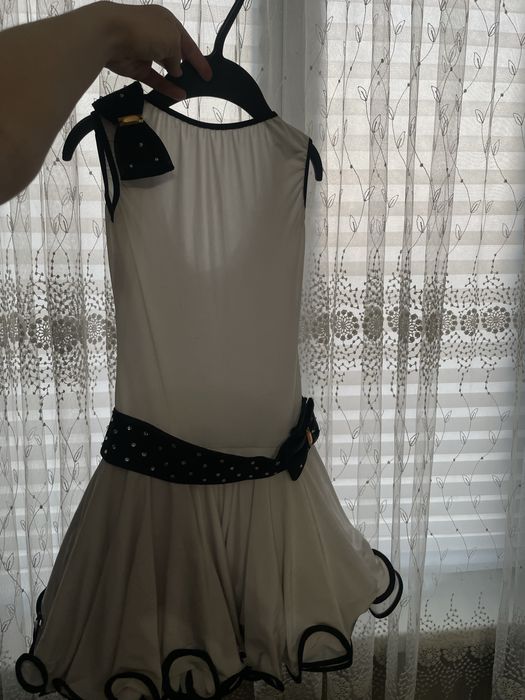 Платье белое на девочку