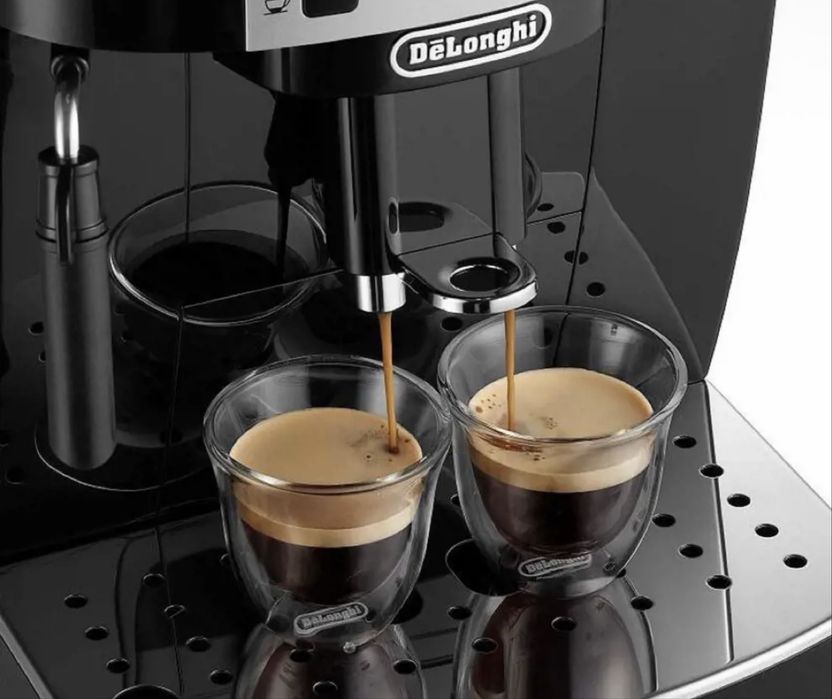 Vand Espressor Automat Cafea DeLonghi Magnifica S Negru Expresor Boabe